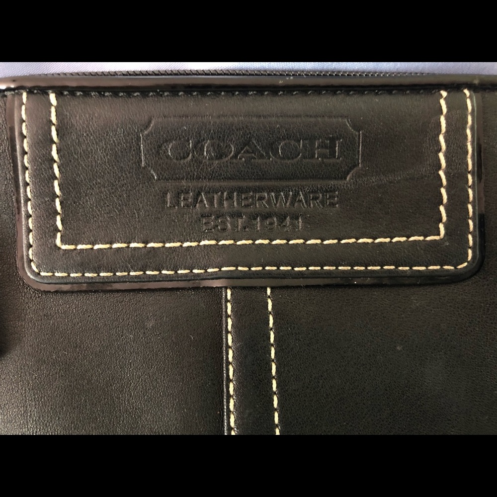 COACH wristlet in black, patent leather trim - Picture 3 of 10